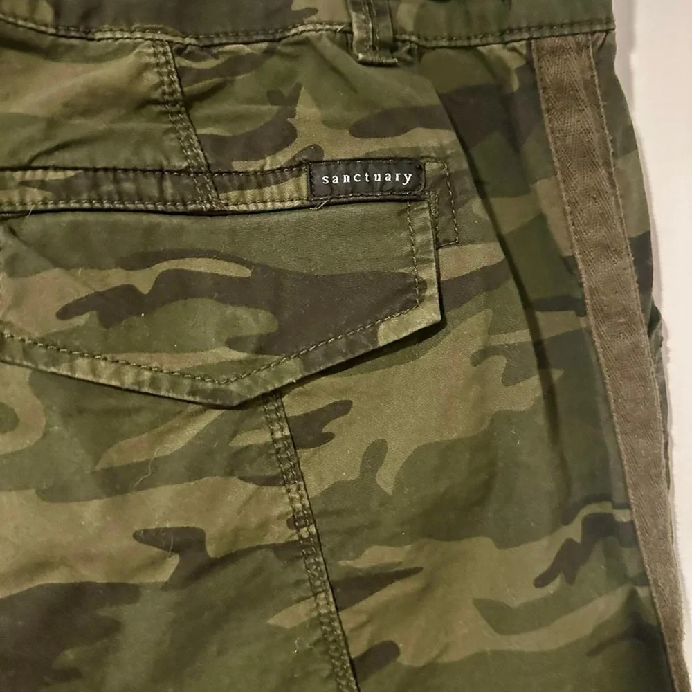NWT Sanctuary Camo Cropped Pants - Sz 27 - Picture 4 of 6